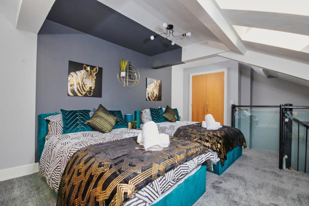 Duplex Yorkshire Penthouse - Parking Lägenhet Batley Exteriör bild